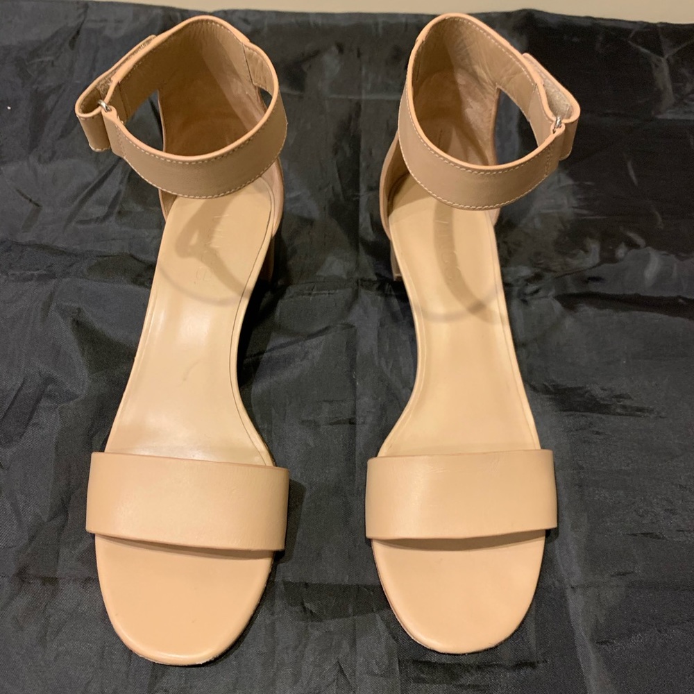 Vince Rita Leather City Sandal tan size 8